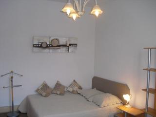 ANNECY COQUET MEUBLE t2 -2 VELOS, PROX LAC-VEILLE VILLE- GARE - Annecy - 8