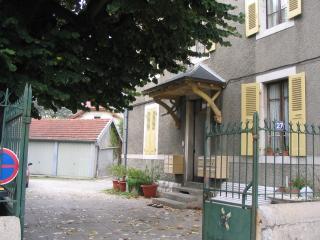 ANNECY COQUET MEUBLE t2 -2 VELOS, PROX LAC-VEILLE VILLE- GARE - Annecy - 1