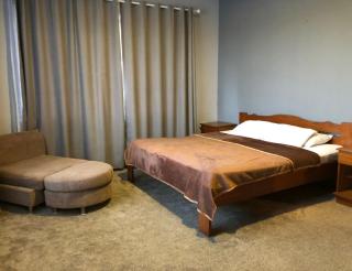 Tropical Breeze Apartments - 8