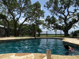 Pond House Bungalow @ Bergheim Ranch - 7