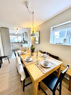 Ser Ar Y Bryn- Lovely family home with garden, walk to the village and beach - Saundersfoot - 3