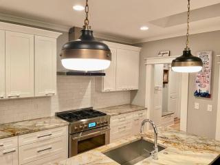 Modern 4BR 2BA Home w/ Porch Swing - Walk&Bike ATL - Atlanta - 2