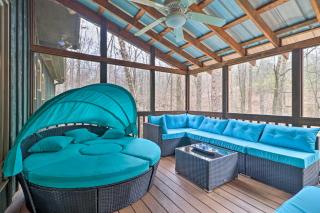 Cozy Conyers Cabin with Fireplace and Pool Table! - Conyers - 3
