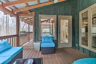 Cozy Conyers Cabin with Fireplace and Pool Table! - 9