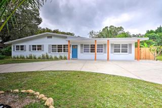 Walk to Restaurants Sarasota Home with Lanai! - 0