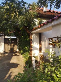 Namaste къща в село Камилски дол - 1