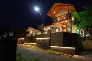 Soul Tree Villa 50 Super Luxury Villa with heated plunge pool and jacuzzi - Lavasa - 4