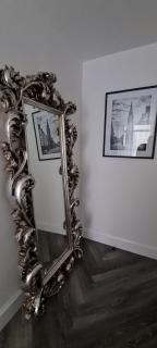 Castle Terrace 1 Bed Apartment Looking onto Edinburgh Castle - Sleeps upto 4 - 6