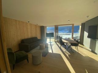 Lacumontes Lake View Apartments - 6