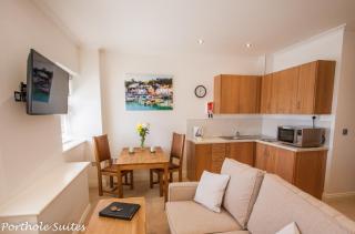 Porthole Suites - Saint Aubin - 4