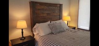 Rock Creek Mercantile & Motel - Clinton - 5
