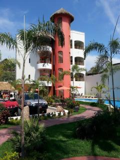 Hotel y Suites Los Encantos - 8