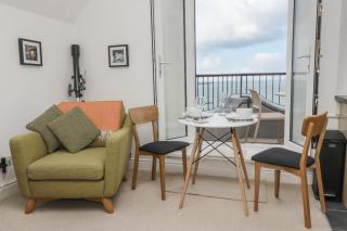 Headland Apt 17 - 4