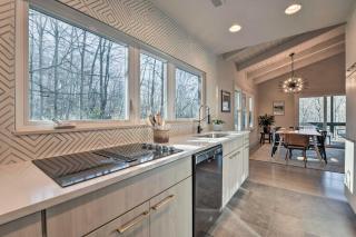 Maggie Valley ‘Creekside Chalet’ + Deck: Fish, Ski - 1