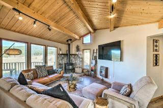 Angel Fire Mtn View Cabin with Hot Tub 2 Mi to Ski - Angel Fire - 0