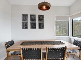 Black Diamond Retreat - Luxury 3BR Home l Lake Views l Fire Pit l WiFi l Bath - Jindabyne - 6