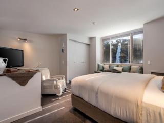 Big Nanook Squatters 32 - Thredbo - 3