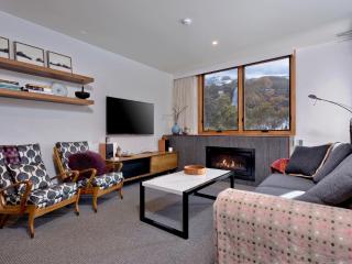 Gloria Nanook Squatters 17 - Thredbo - 7