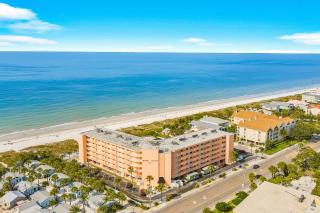 The Pelican's Brief - Clearwater Beach - 7