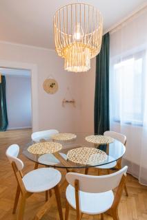 Castel'or Residence - Deluxe Restored Apartment in the heart of Old Town with Unique Views of Tampa Mt - Braşov - 5