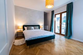 Castel'or Residence - Deluxe Restored Apartment in the heart of Old Town with Unique Views of Tampa Mt - Braşov - 4