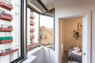 Seaside 1BR Flat w/ AC in Matosinhos by LovelyStay - Matosinhos - 6