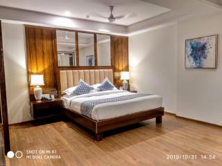 OAKTREE HOTEL - Morbi - 2