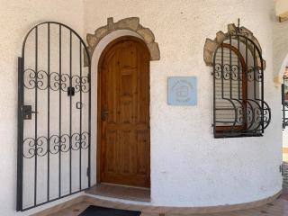 Villa Sonrisa de Oro - private swimming pool - 3