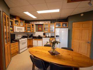Good Karma Inn - Homer - 7