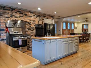 Southern Charm Riverside home - Bryson City - 9