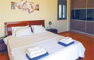 6 Bedroom Lovely Home In Lasithi, Crete - Mílatos - 6