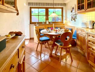 Wunderschöne Wohnung mit Balkon und Blick auf die Alpen - 3