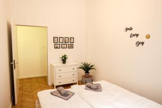 Modern 3BR Apt Free Parking Prime Location - Budapest - 2
