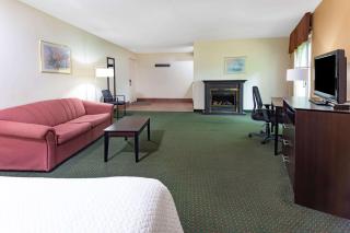 Travelodge by Wyndham Bracebridge - Bracebridge - 1