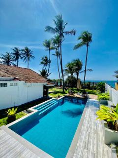 SUNSET BEACH HAVEN, Entire Villa, Beachfront, Private Pool - Galle - 0