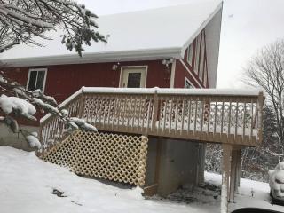 Beautiful Chalet with Hot Tub & Sauna in Poconos - 1