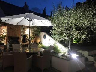 Spring Garden Cottage - 2