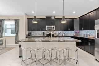 Storey Lake -6 Bedrooms Luxury home w-pool & spa - Kissimmee - 2