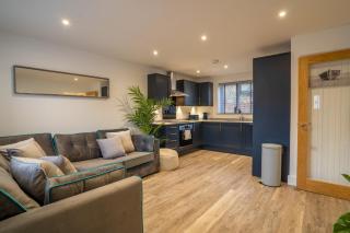 Mill Road Ground Floor Apartment - Crawley - 0