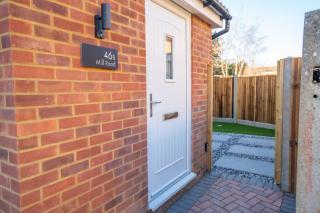 Mill Road Apartment First Floor - Crawley - 2