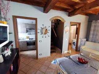 Apartment in the city center with SELF CHECK-IN - Parma - 9