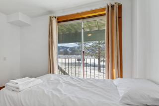 12 Beds Sleep 16 Chalet-Sauna-HotTub-2min to Blue - Blue Mountains - 4