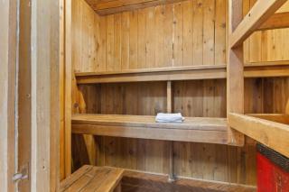 12 Beds Sleep 16 Chalet-Sauna-HotTub-2min to Blue - Blue Mountains - 7