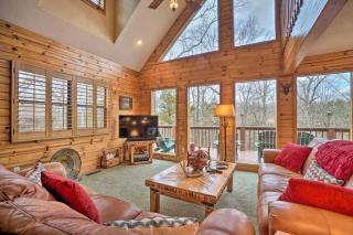 Idyllic Table Rock Lake Cabin with Fire Pit! - Golden - 9