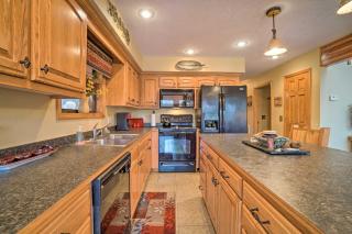 Idyllic Table Rock Lake Cabin with Fire Pit! - Golden - 2