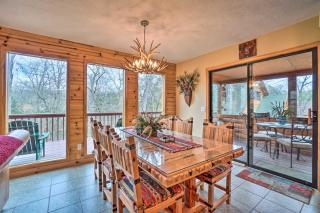 Fire Pit and Views Family Cabin on Table Rock Lake - 1