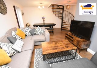 4 Bed Townhouse/Free Parking - Mitcham - 0