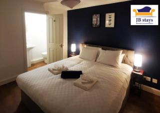 4 Bed Townhouse/Free Parking - Mitcham - 8