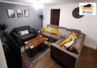 4 Bed Townhouse/Free Parking - Mitcham - 1