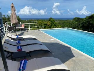 RunAway to Tranquility, overlooking the Bay - Runaway Bay - 0